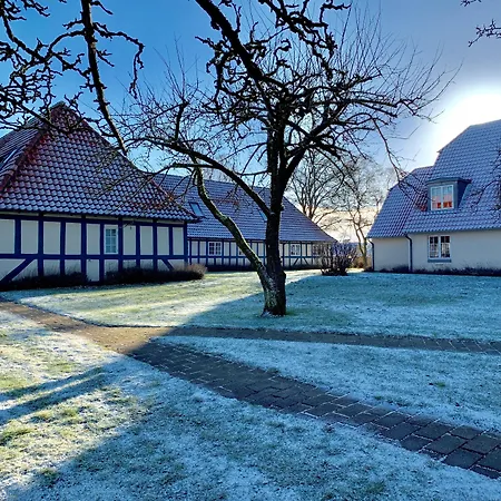 Milling Knudsens Gaard ホテル 4*