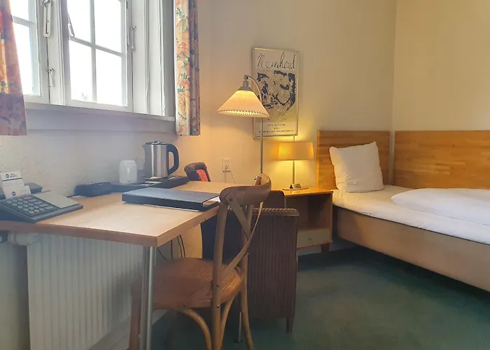 Knudsens Gaard 酒店 欧登塞