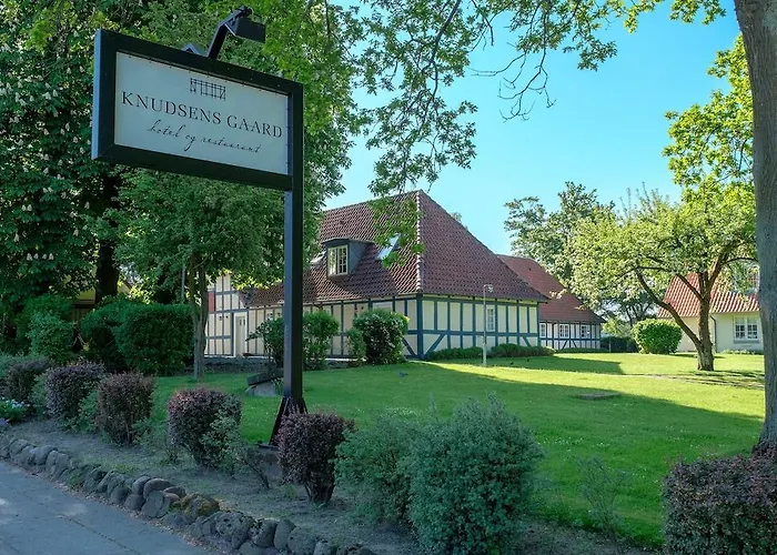 Knudsens Gaard 酒店 4*